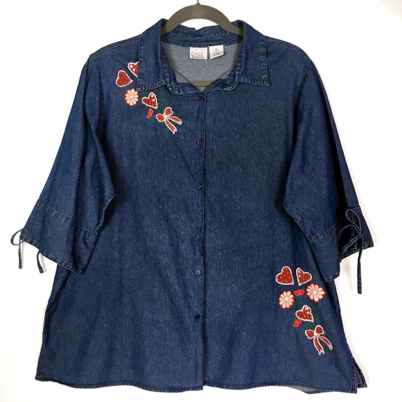 Only Necessities Tops - Only Necessities Flowers Hearts Button Denim Shirt